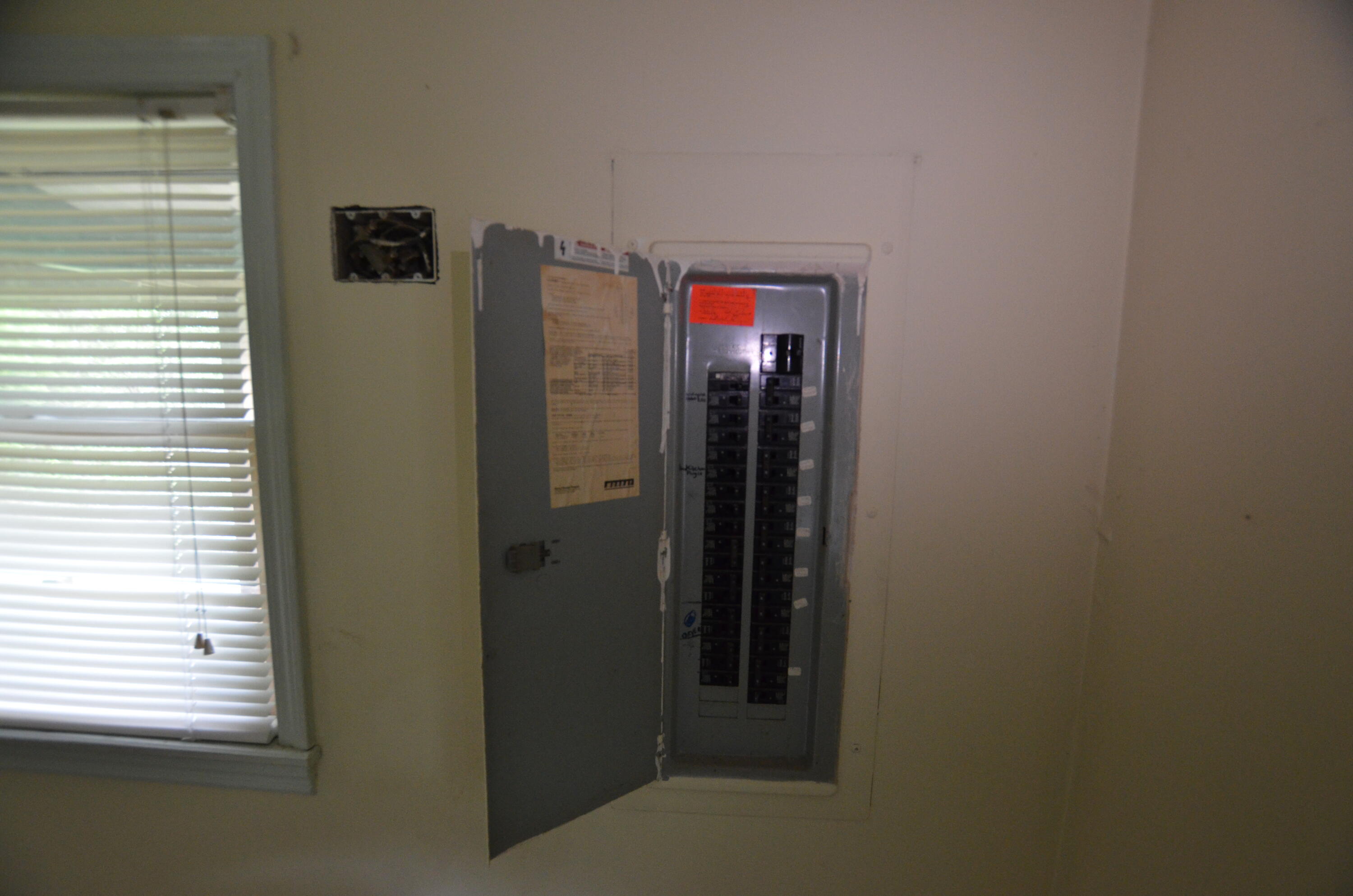 73 Butter Point Road Jackson, KY 41339 - Photo 9 of 10 Interior utility setup ready for renovation and customization!