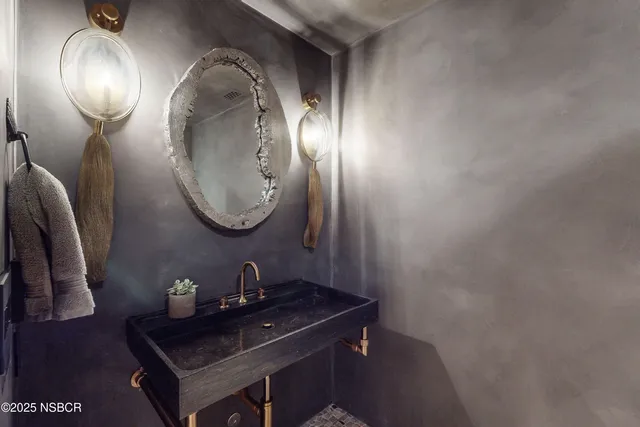 a view of house with outdoor seating