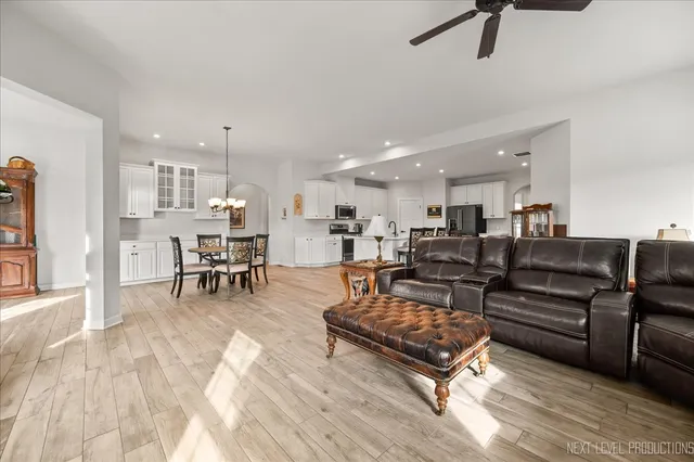 $560,000 | 828 Mario Lane, Gilberts, IL 60136