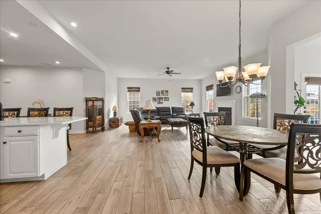 $560,000 | 828 Mario Lane, Gilberts, IL 60136