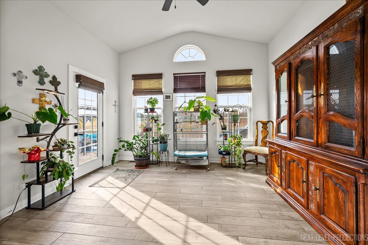 828 Mario Lane Gilberts, IL 60136 - Photo 15 of 32