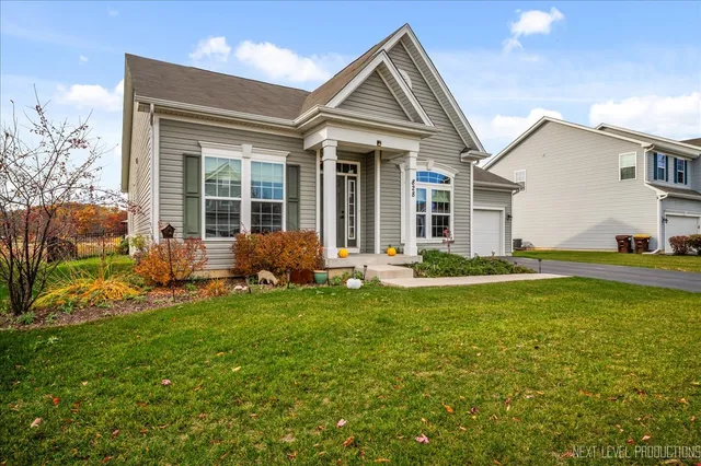 $560,000 | 828 Mario Lane, Gilberts, IL 60136