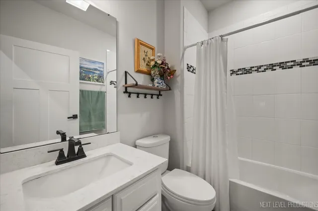 $560,000 | 828 Mario Lane, Gilberts, IL 60136