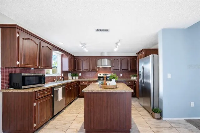 $329,900 | 10815 Venice Circle, Tampa, FL 33635