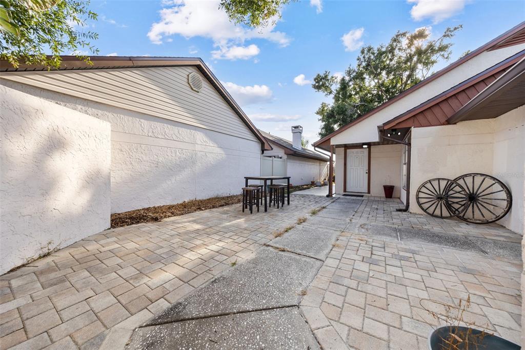 10815 Venice Circle Tampa, FL 33635 - Photo 26 of 32