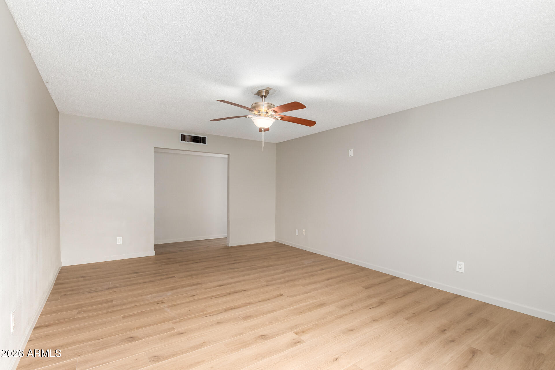 103 East Del Rio Drive Tempe, AZ 85282 - Photo 5 of 28 09 - Del Rio