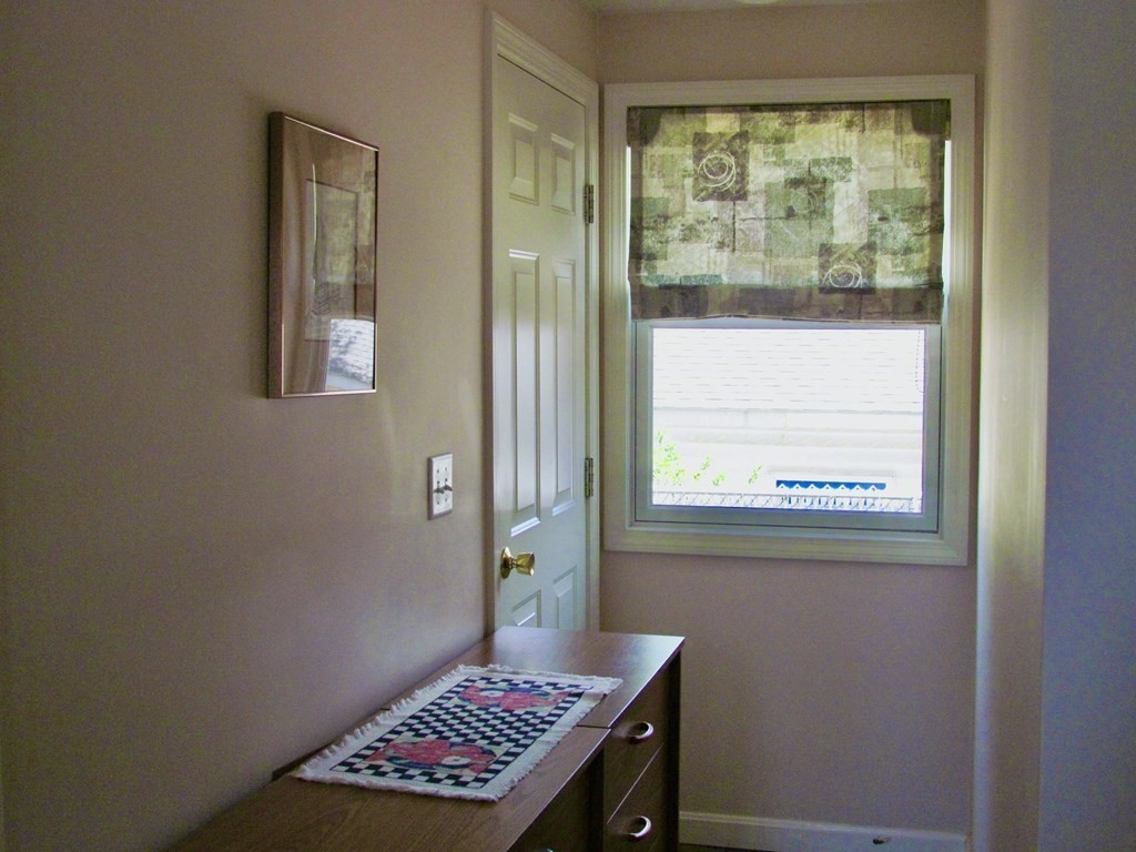 57 Bates Point Road Webster, MA 01570 - Photo 20 of 31