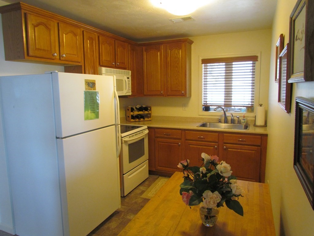 57 Bates Point Road Webster, MA 01570 - Photo 23 of 31