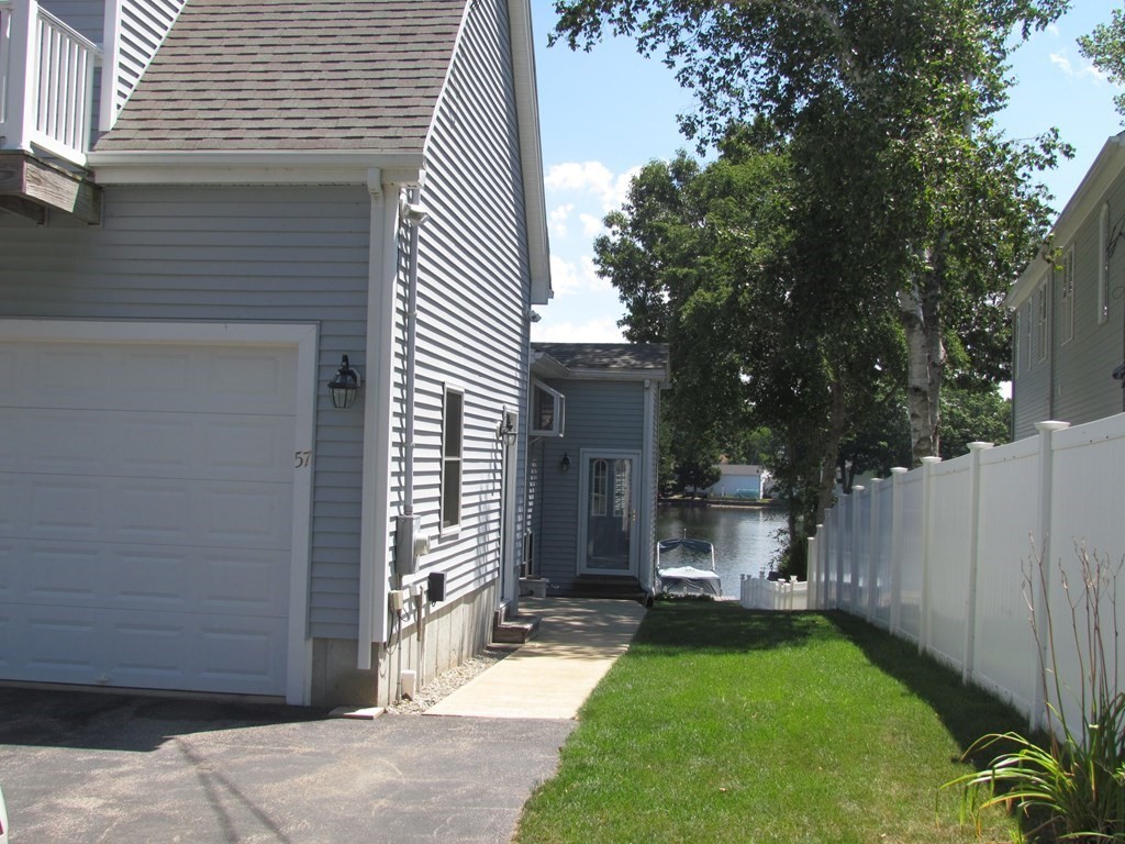 57 Bates Point Road Webster, MA 01570 - Photo 27 of 31