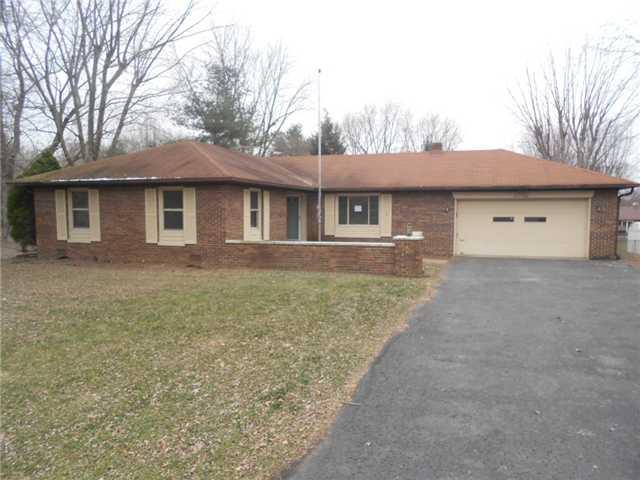 390 Shadow Road Greenwood, IN 46142 - Photo 1 of 8