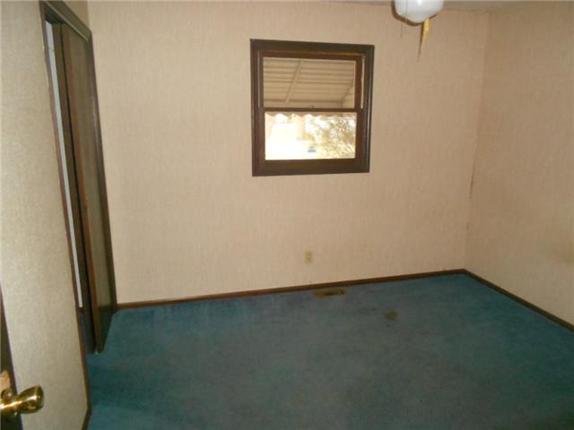 390 Shadow Road Greenwood, IN 46142 - Photo 5 of 8