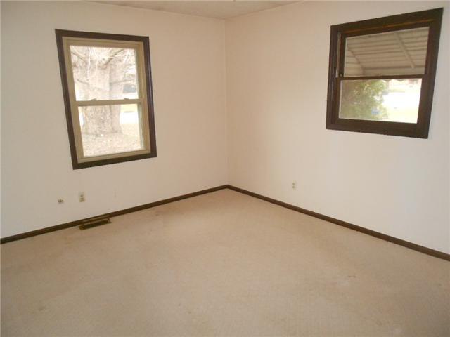 390 Shadow Road Greenwood, IN 46142 - Photo 6 of 8