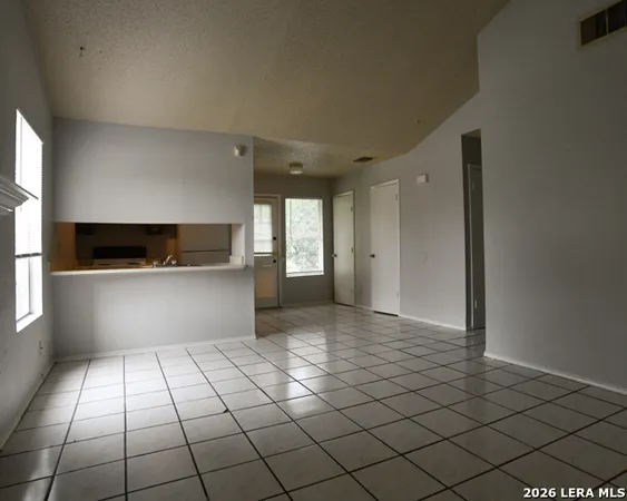 $875 | 5529 Lochmoor, Unit 2, San Antonio, TX 78244