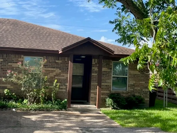 $1,500 | 12225 11th Street, Santa Fe, TX 77510
