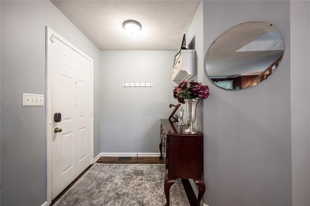 5109 Melbourne Road Indianapolis, IN 46228 - Photo 5 of 60 Gallery Image 5