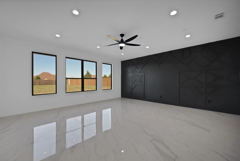 443 Whispering Way Red Oak, TX 75154 - Photo 7 of 34