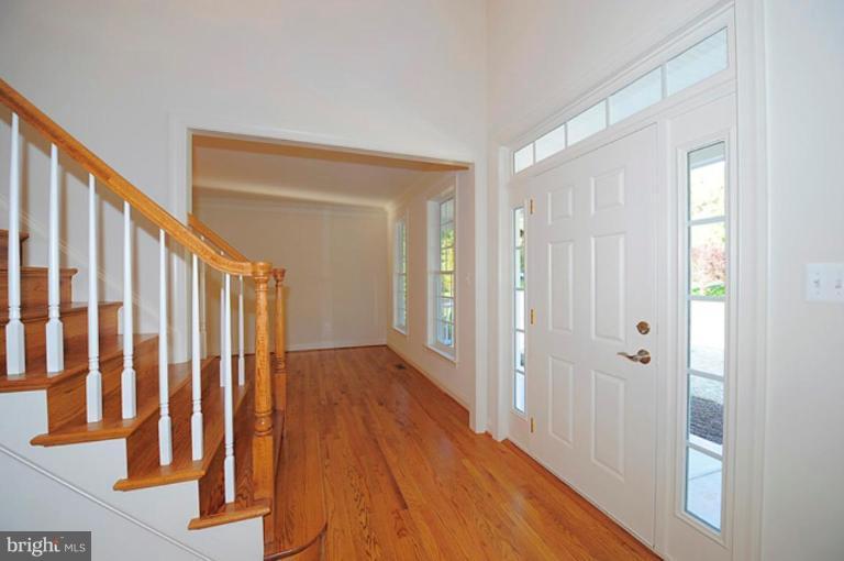 4 High Ridge Road Ellicott City, MD 21043 - Photo 3 of 21 Entrance / Foyer