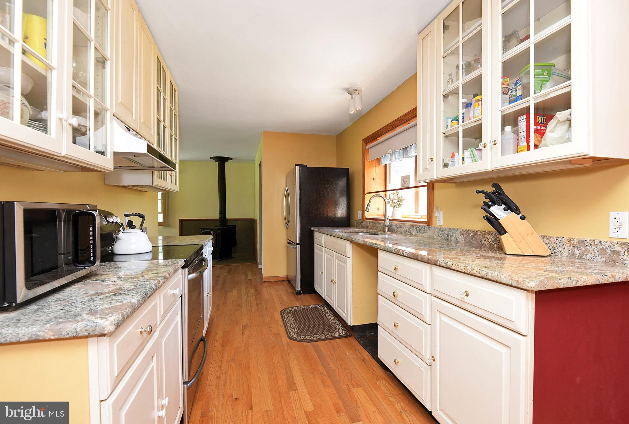 1433 Trenton Harbourton Road Pennington, NJ 08534 - Photo 9 of 36 Kitchen