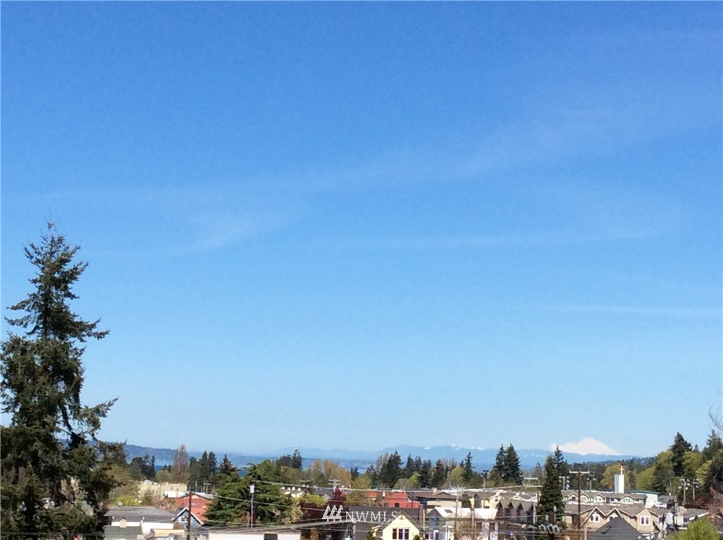 524 Maple Street, Unit 305 Edmonds, WA 98020 - Photo 4 of 25 Gallery Image 4
