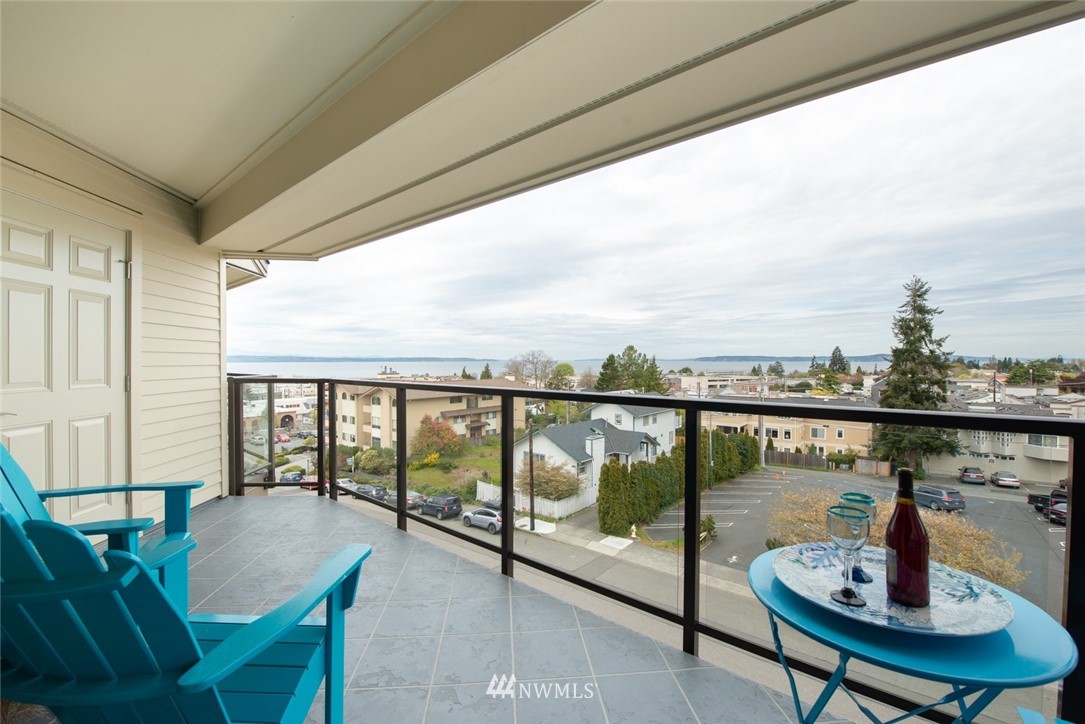 524 Maple Street, Unit 305 Edmonds, WA 98020 - Photo 5 of 25 Gallery Image 5