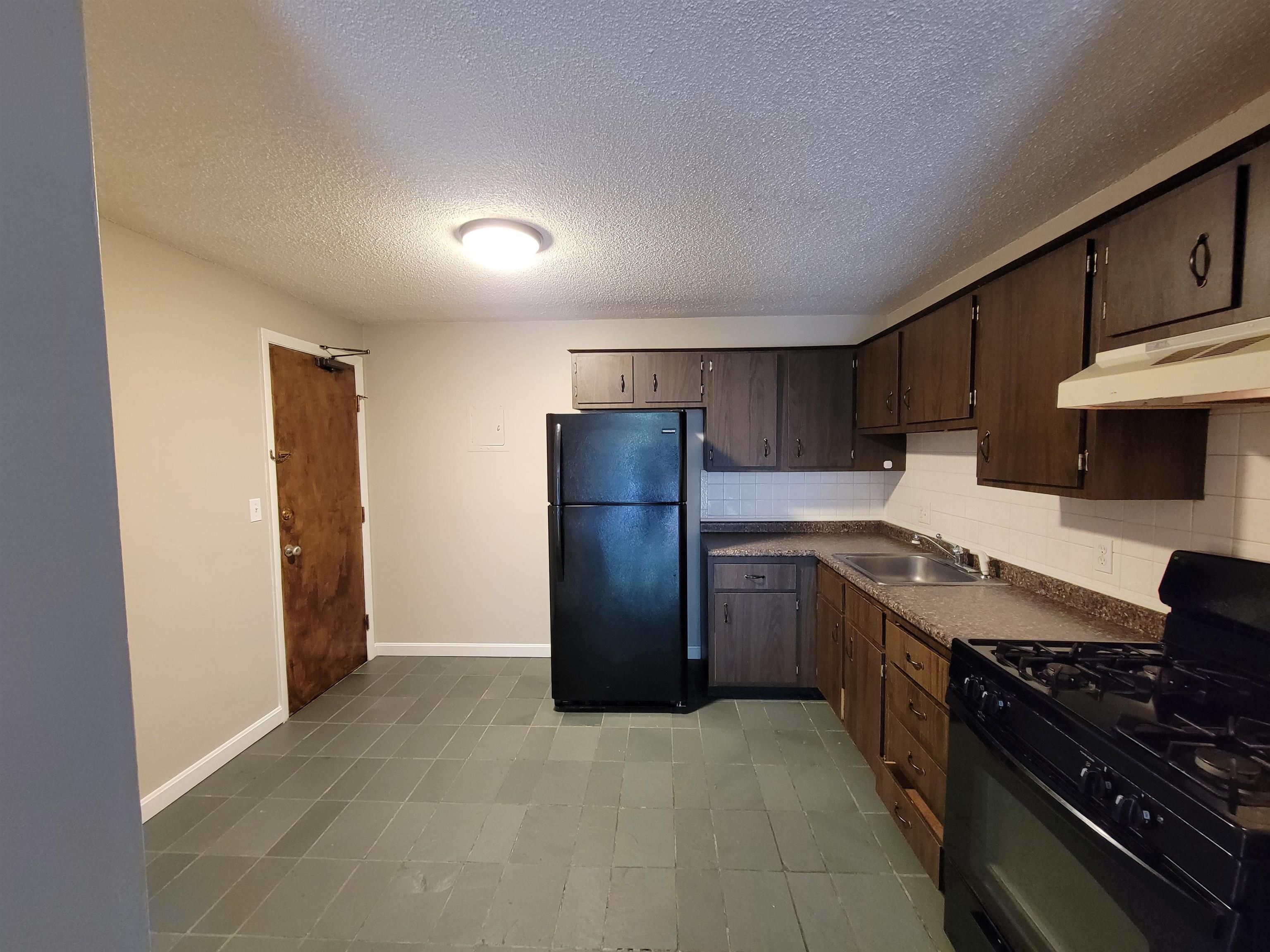 124 Mammoth Road, Unit 229 Hooksett, NH 03106 - Photo 7 of 21