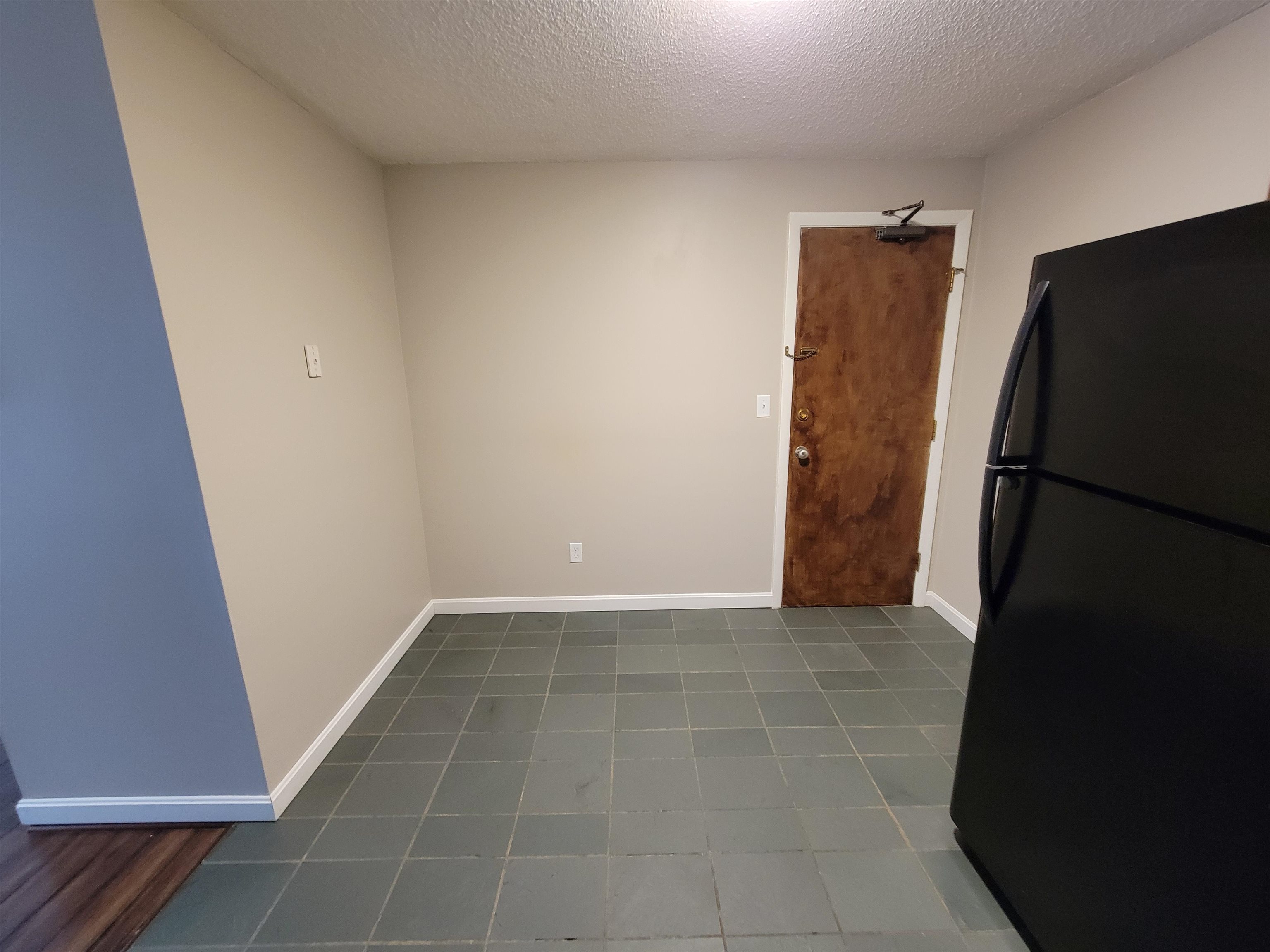 124 Mammoth Road, Unit 229 Hooksett, NH 03106 - Photo 8 of 21