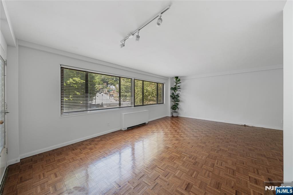 1375 River Road, Unit 2B Edgewater, NJ 07020 - Photo 12 of 30