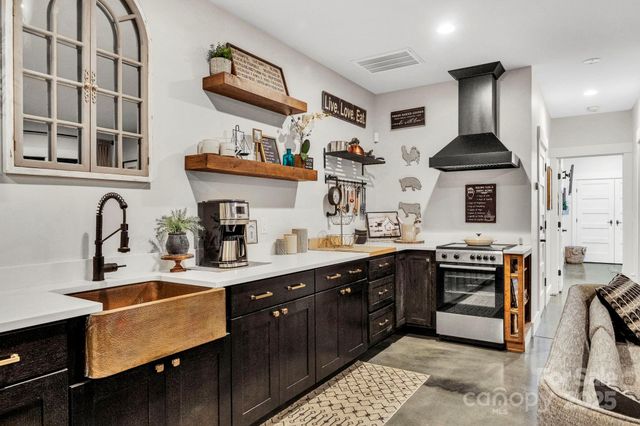 $1,850,000 | 23 Windy Ridge, Fairview, NC 28730