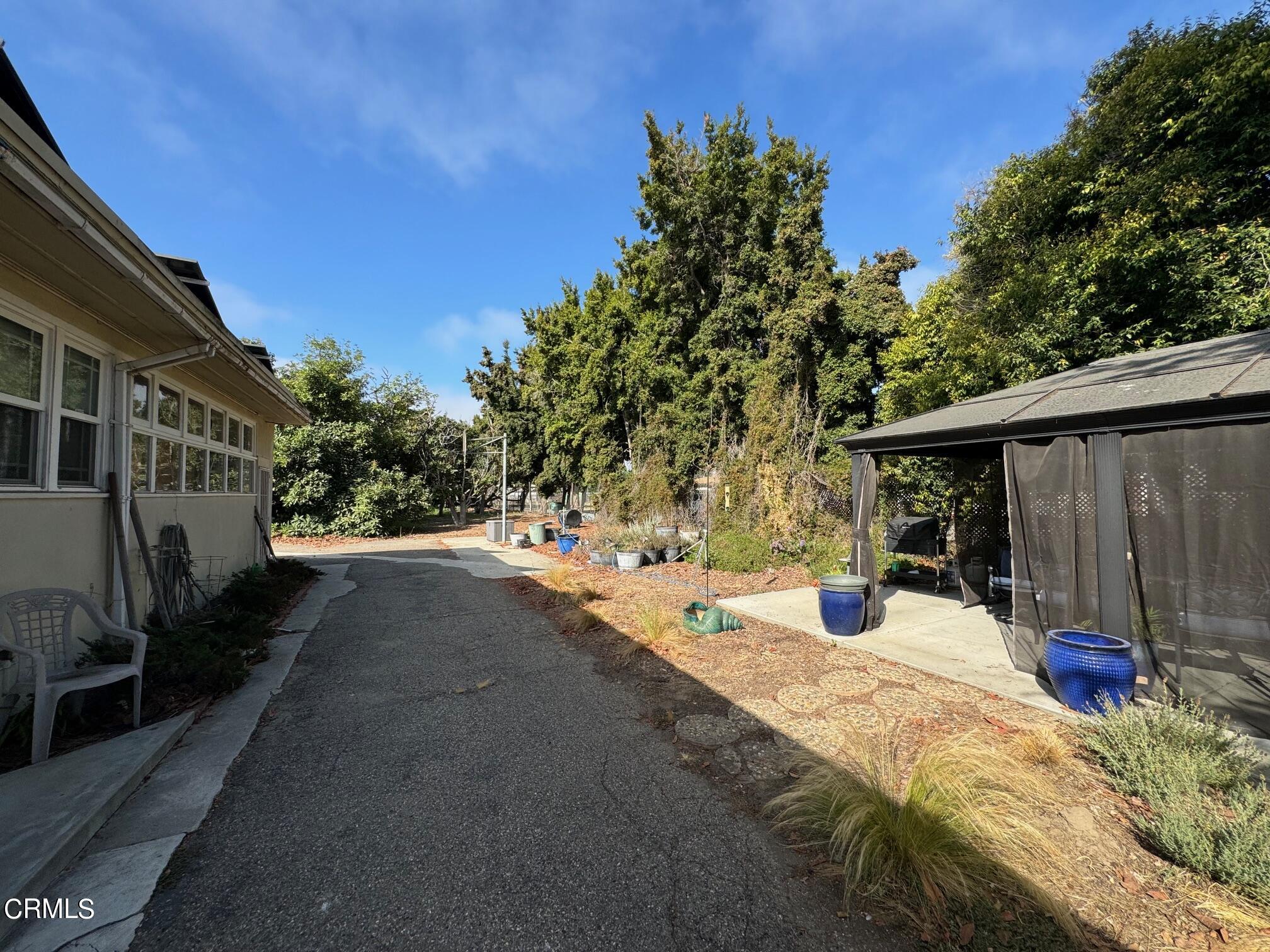 284 East Collins Street Oxnard, CA 93036 - Photo 9 of 18 a view of a back yard of the house