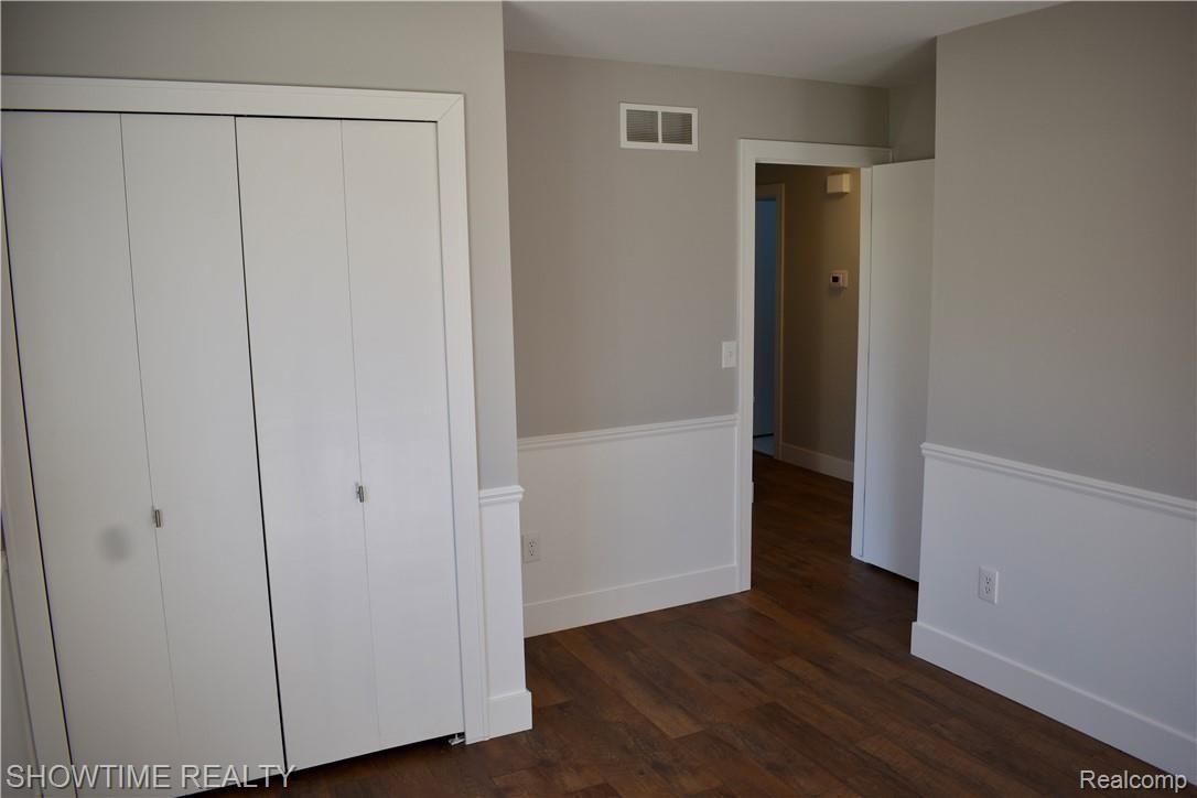 3065 York Road Rochester, MI 48309 - Photo 30 of 46 fullsizeoutput_718.jpeg