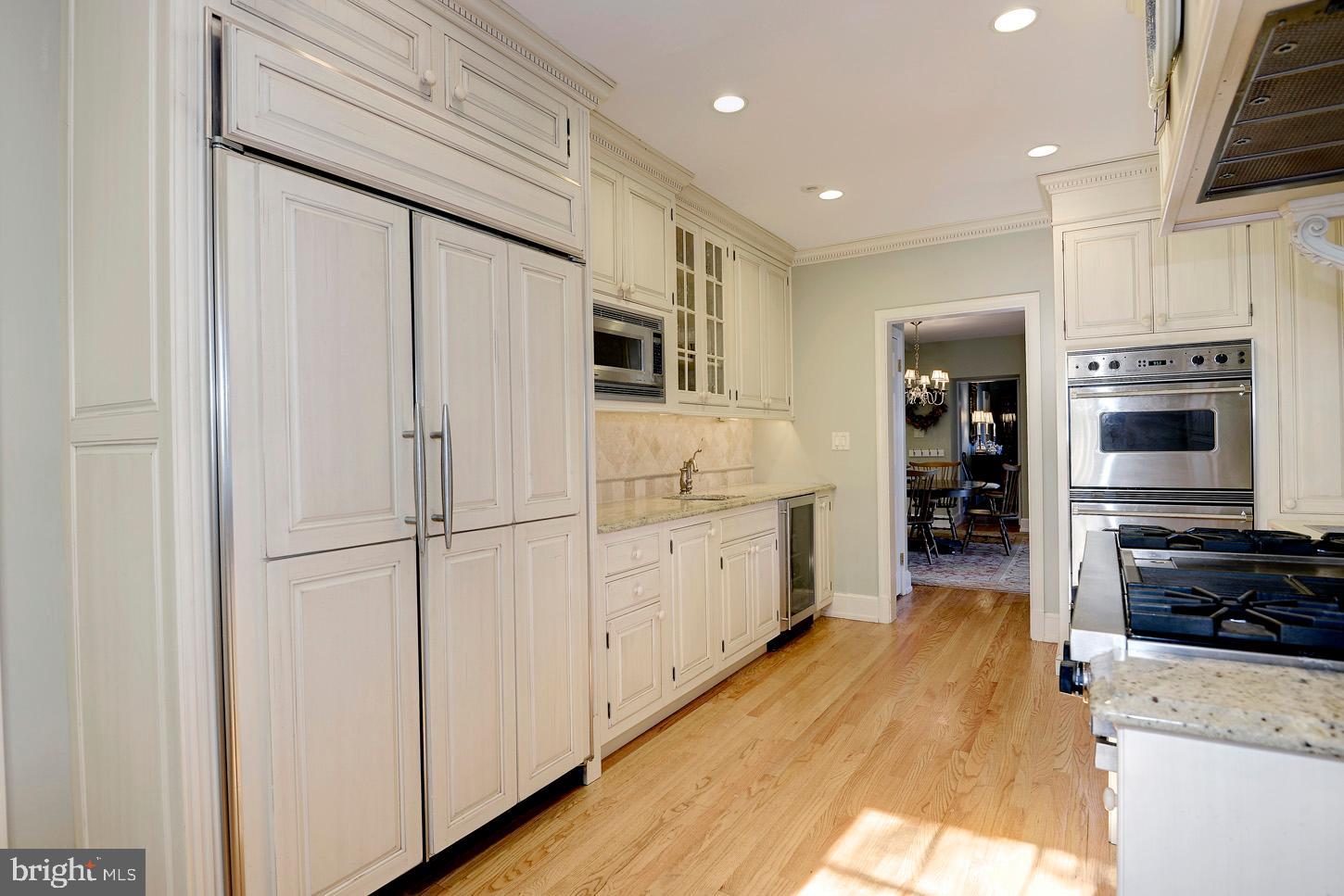 9414 Highway 193 Great Falls, VA 22066 - Photo 12 of 35