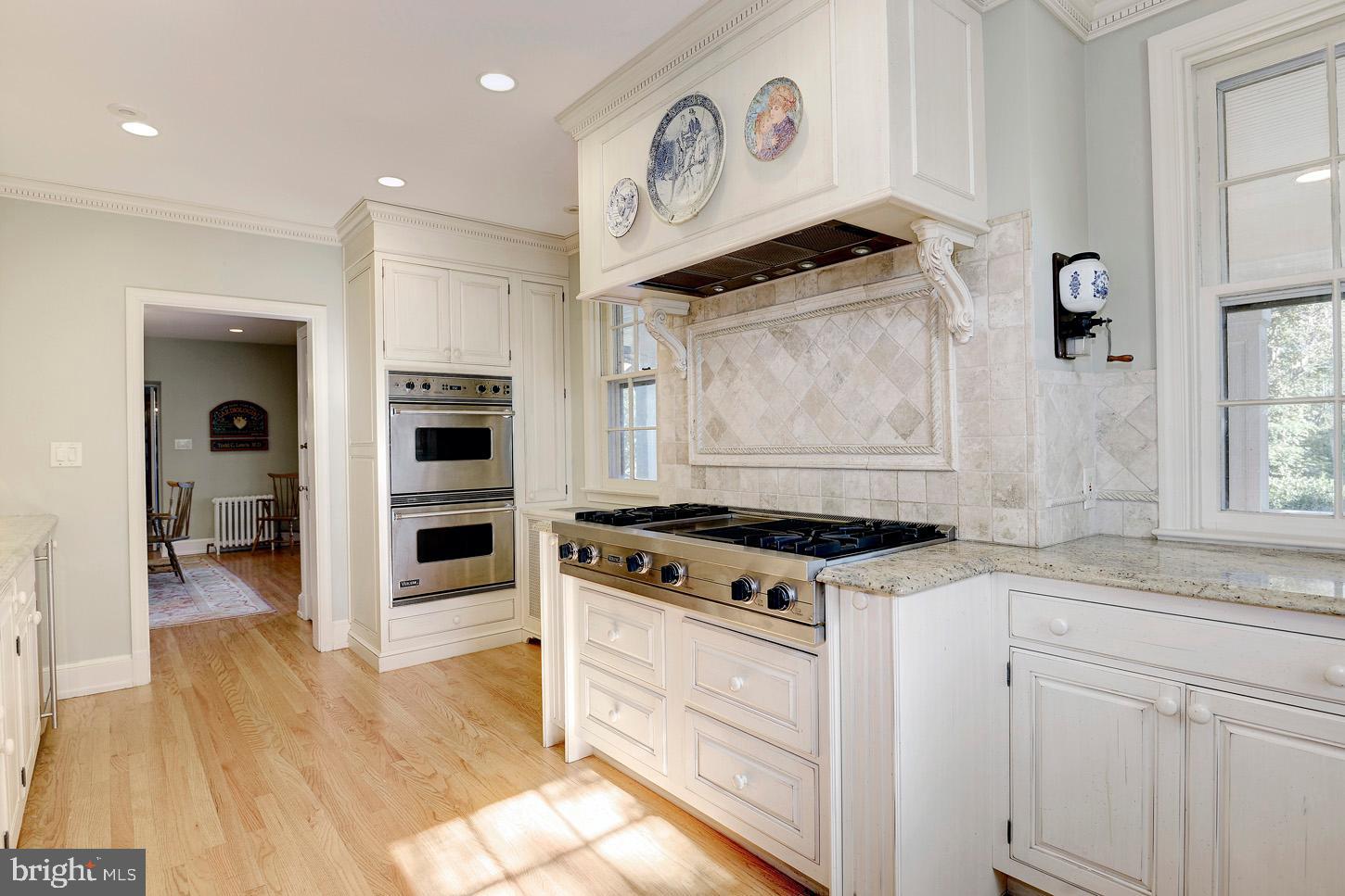 9414 Highway 193 Great Falls, VA 22066 - Photo 9 of 35