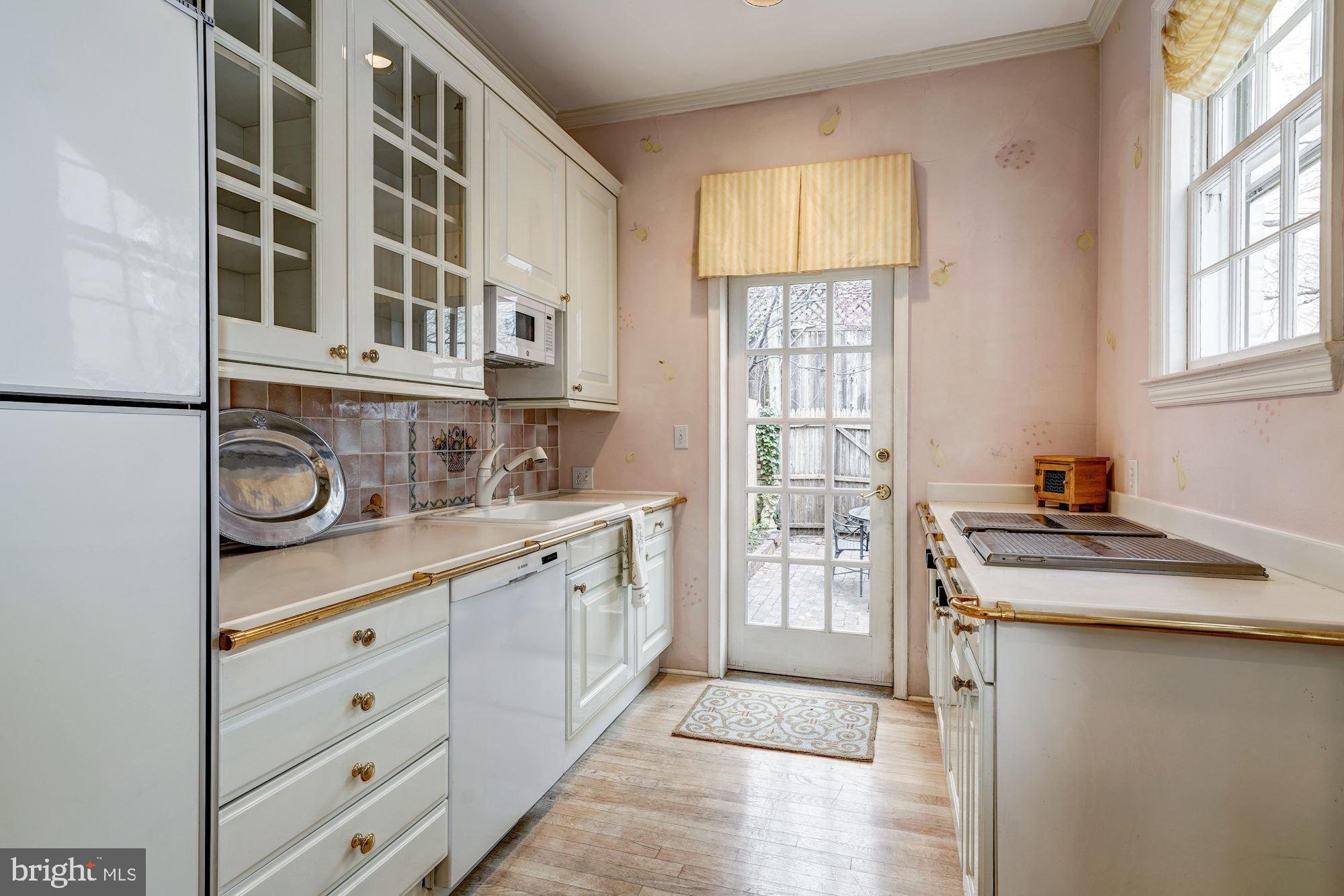 1337 28th Street Northwest Washington, DC 20007 - Photo 6 of 14 Kitchen