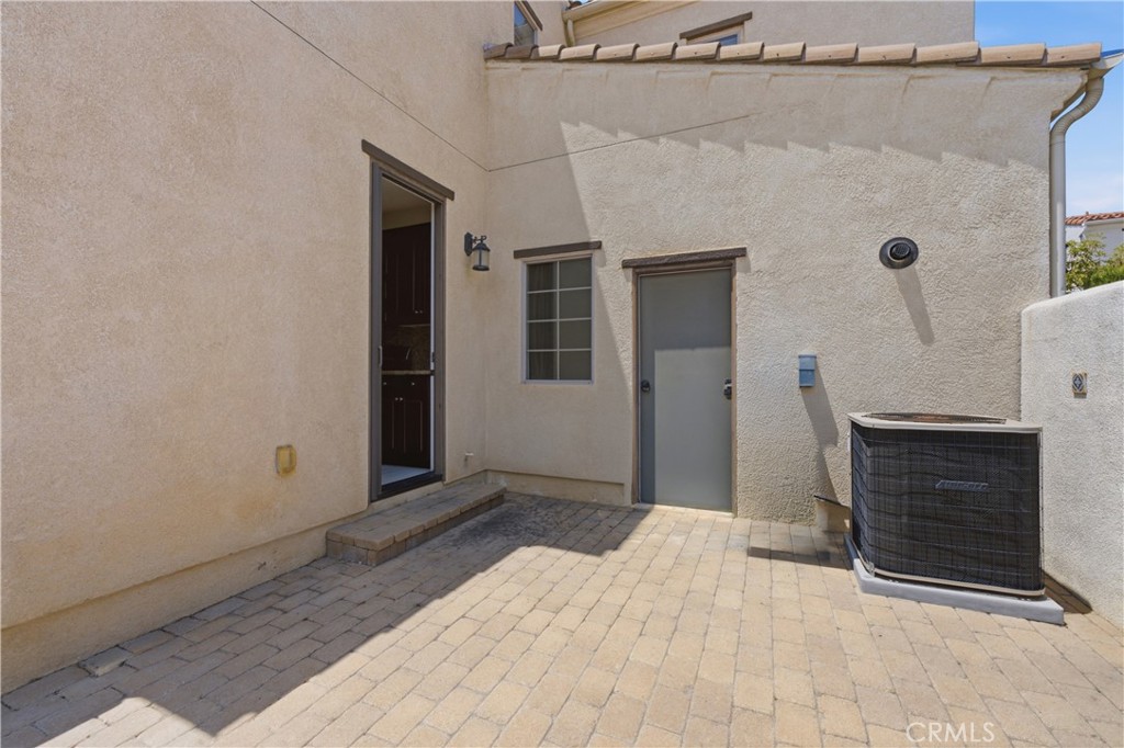11501 Cararra Lane Porter Ranch, CA 91326 - Photo 31 of 37