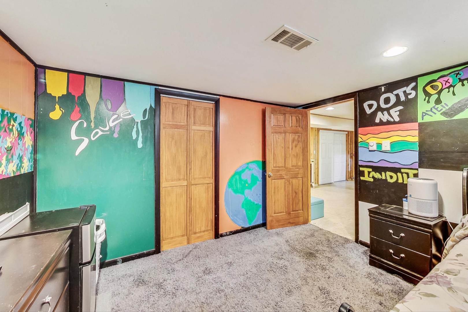 3312 Crain Street Skokie, IL 60076 - Photo 29 of 34 a view of a furniture in a room