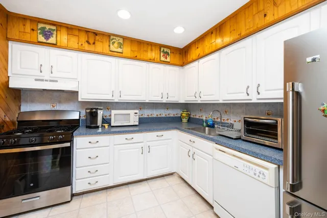 $399,000 | 10 Harbour Lane, Unit 5A, Oyster Bay, NY 11771