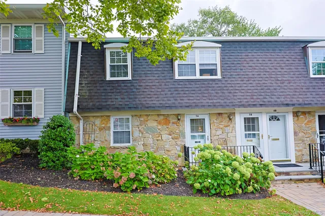 $399,000 | 10 Harbour Lane, Unit 5A, Oyster Bay, NY 11771