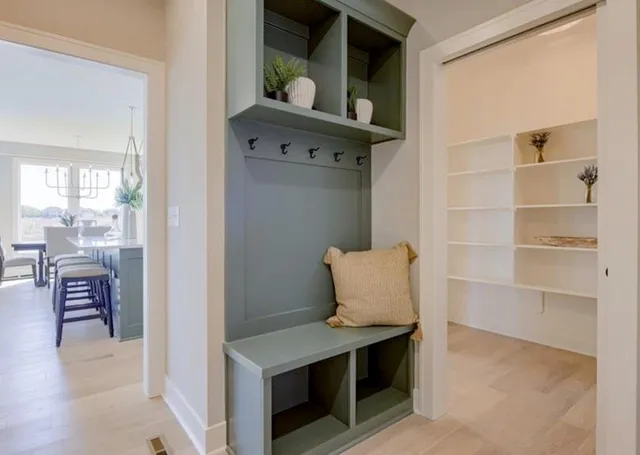 $703,292 | 9300 Zarda Drive, Lenexa, KS 66227