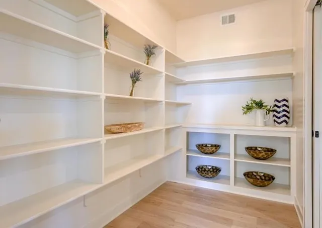 $703,292 | 9300 Zarda Drive, Lenexa, KS 66227