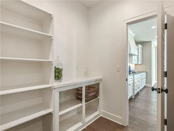 $695,950 | 9300 Zarda Drive, Lenexa, KS 66227