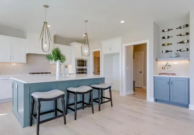 $703,292 | 9300 Zarda Drive, Lenexa, KS 66227