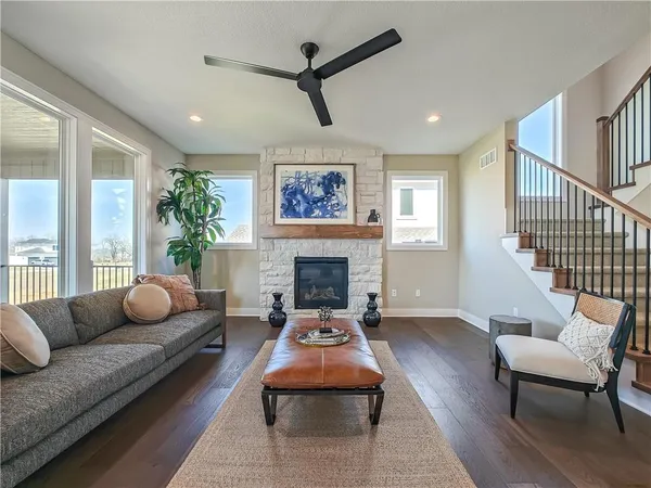$695,950 | 9300 Zarda Drive, Lenexa, KS 66227