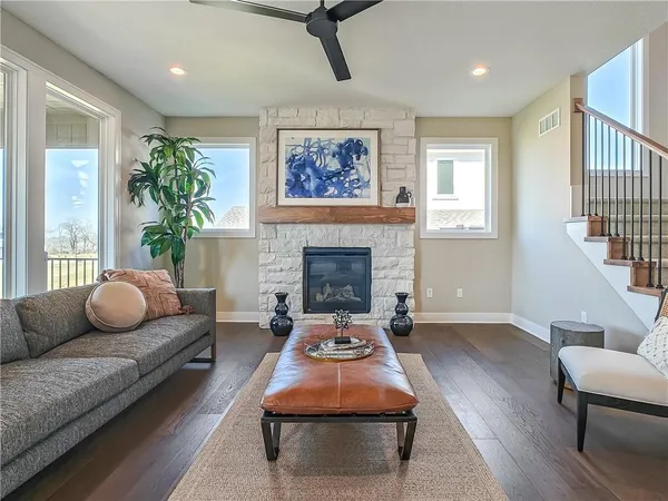 $695,950 | 9300 Zarda Drive, Lenexa, KS 66227