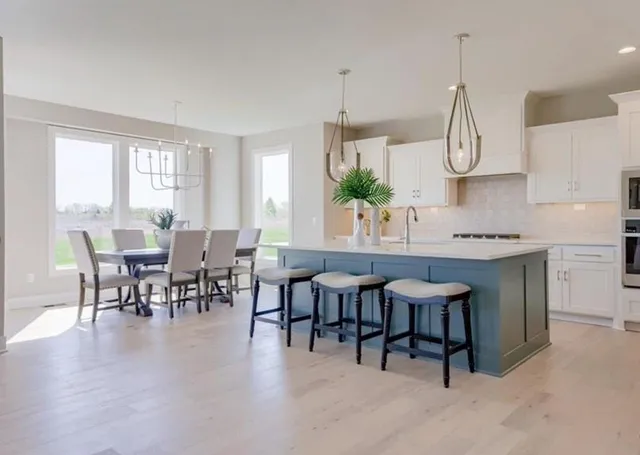 $703,292 | 9300 Zarda Drive, Lenexa, KS 66227