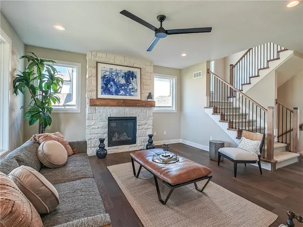 $695,950 | 9300 Zarda Drive, Lenexa, KS 66227