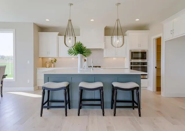 $703,292 | 9300 Zarda Drive, Lenexa, KS 66227