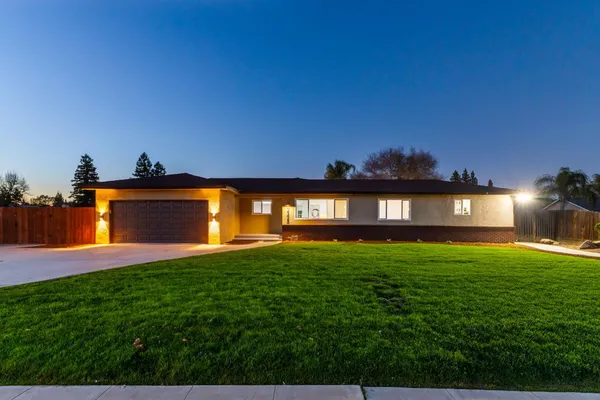 $750,000 | 2325 Sierra Avenue, Clovis, CA 93611