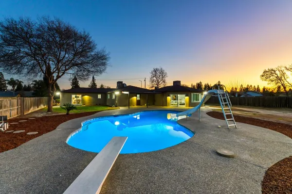 $750,000 | 2325 Sierra Avenue, Clovis, CA 93611