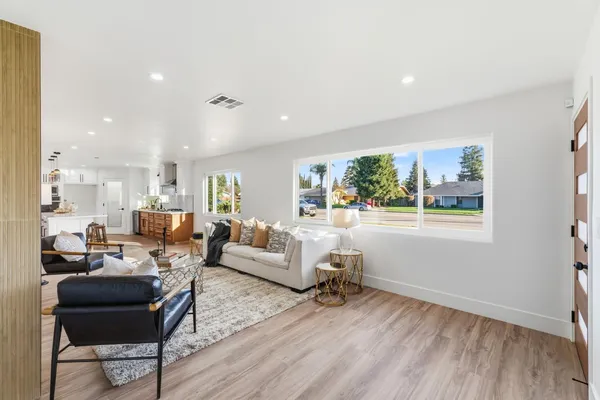 $750,000 | 2325 Sierra Avenue, Clovis, CA 93611