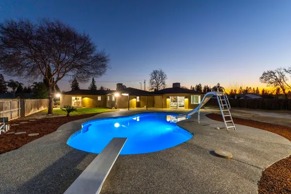 $750,000 | 2325 Sierra Avenue, Clovis, CA 93611